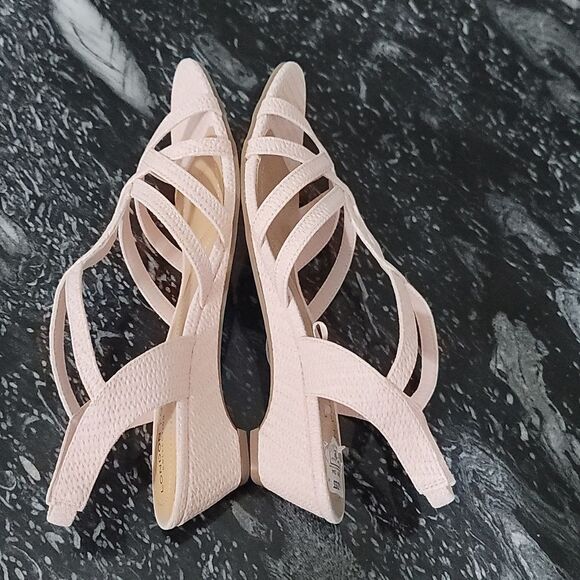 BRAND NEW LONDON FOG LOW WEDGE STYLE ALMOND TOE SANDAL - Picture 8 of 14